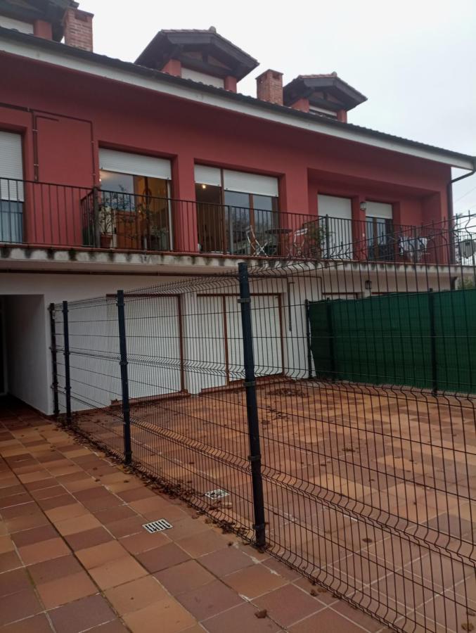 Duplex En Комільяс Екстер'єр фото